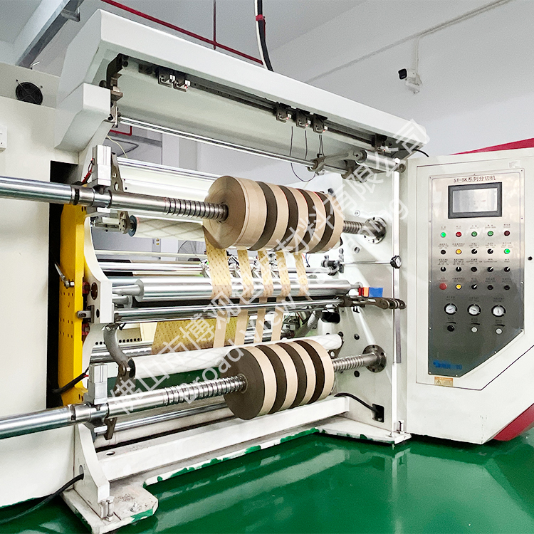 復合車間2樓分切機器